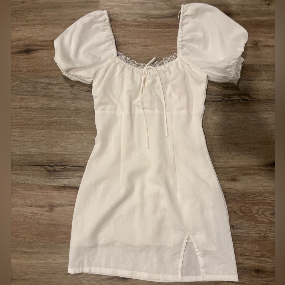 White, fitted mini dress